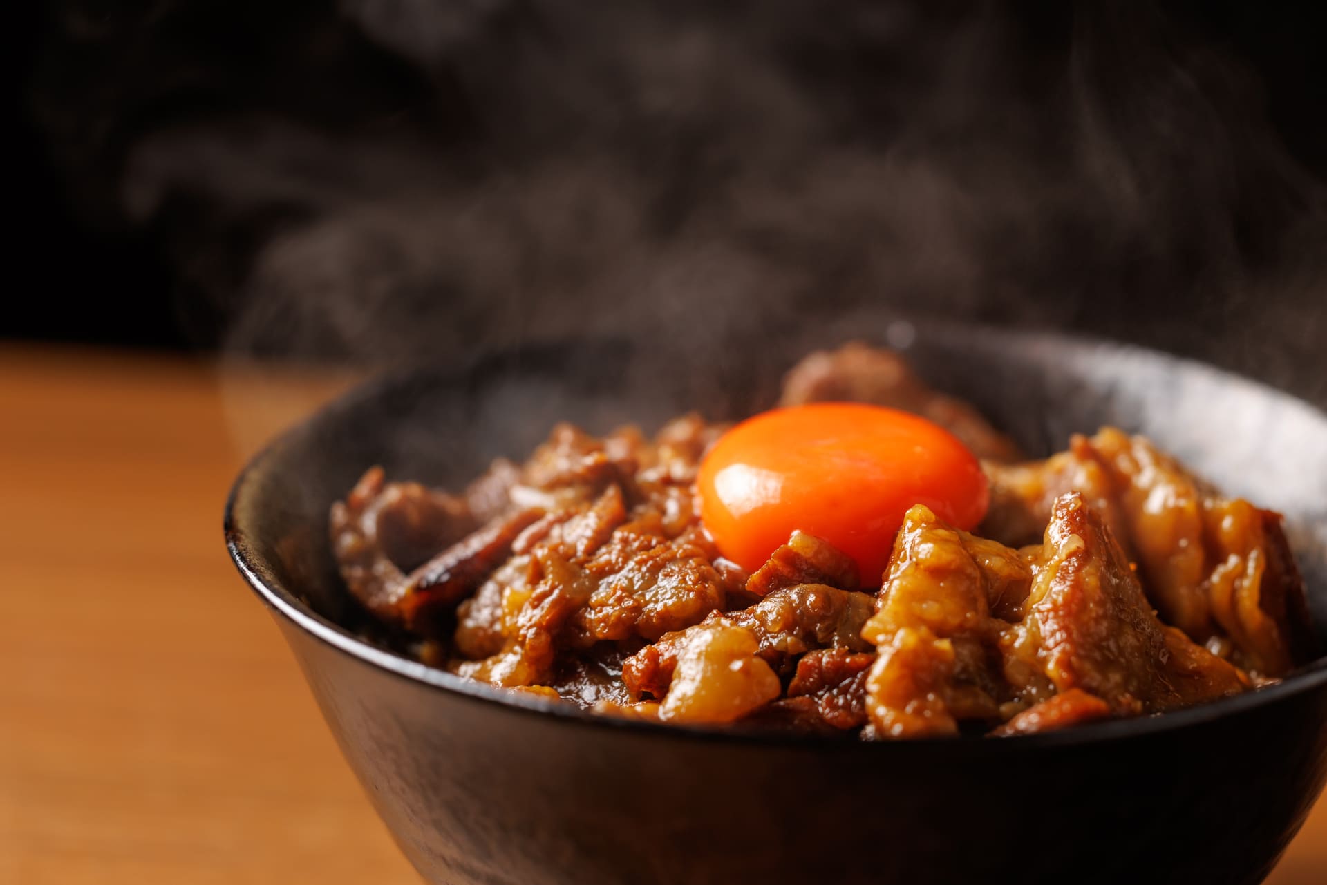 牛すじ煮込み丼
